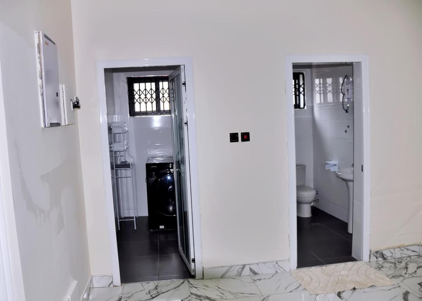 Queens Place Hotel Accra Eksteriør billede