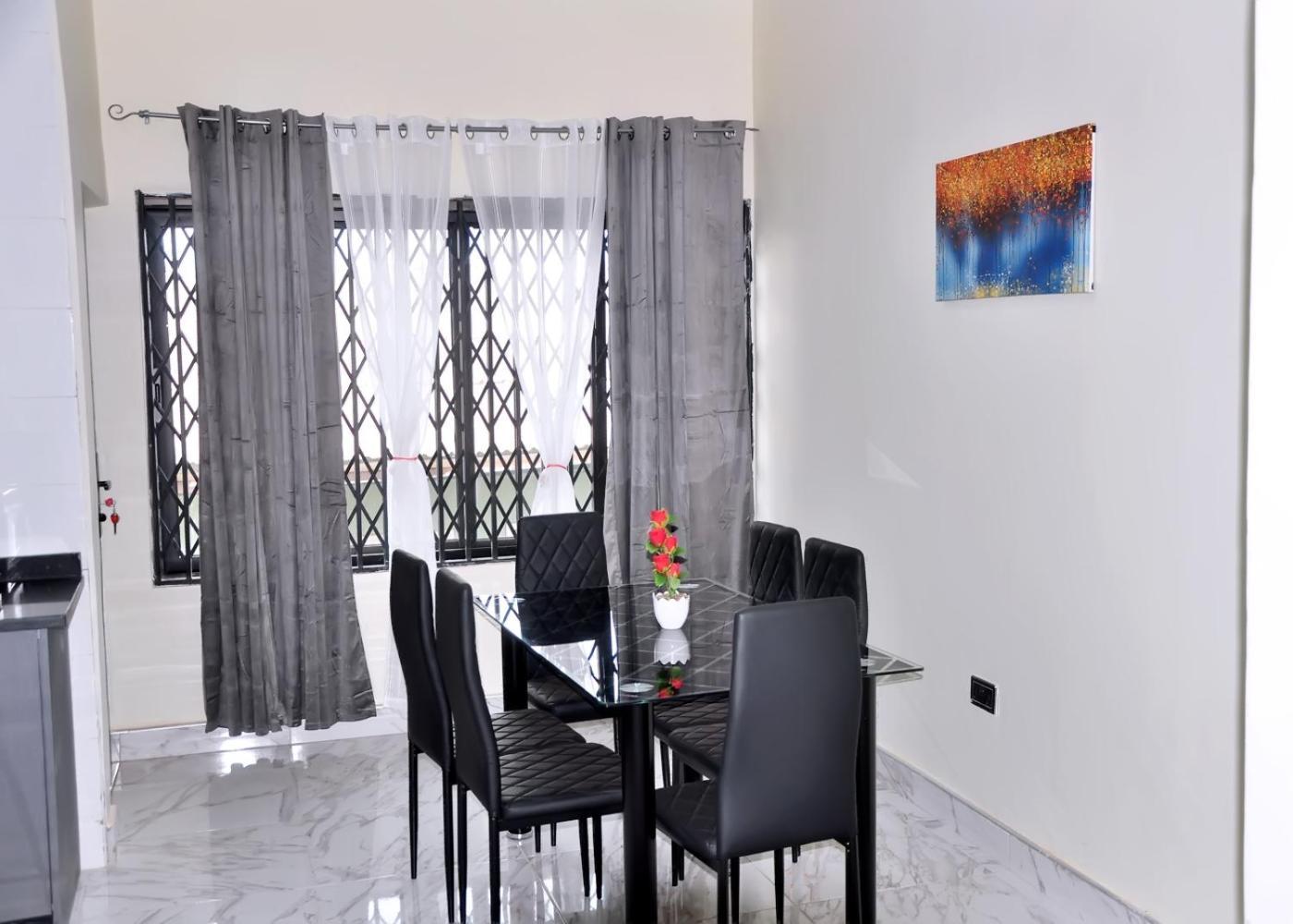 Queens Place Hotel Accra Eksteriør billede