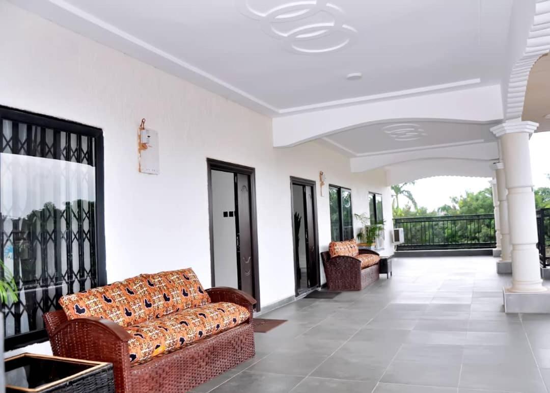 Queens Place Hotel Accra Eksteriør billede