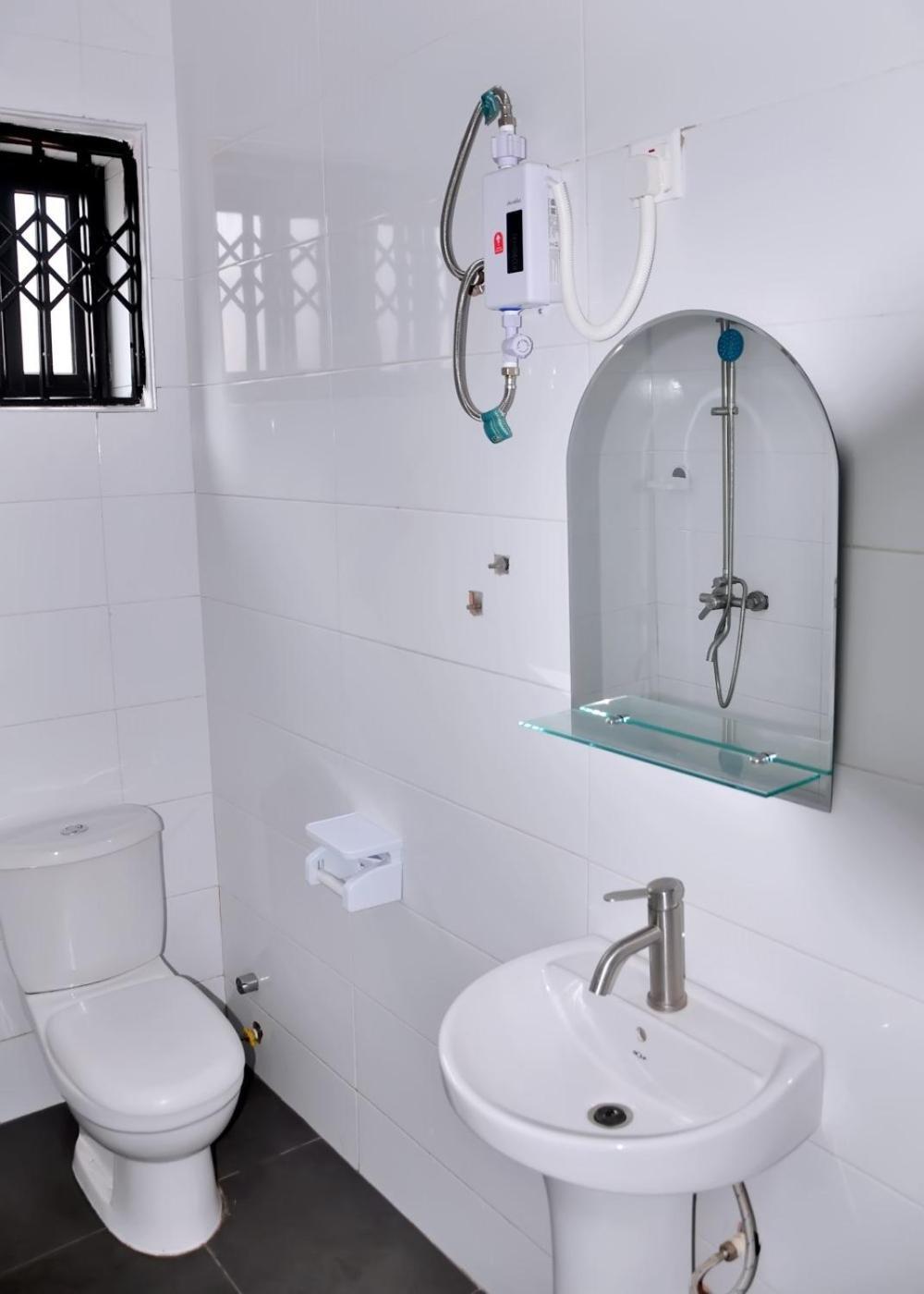 Queens Place Hotel Accra Eksteriør billede