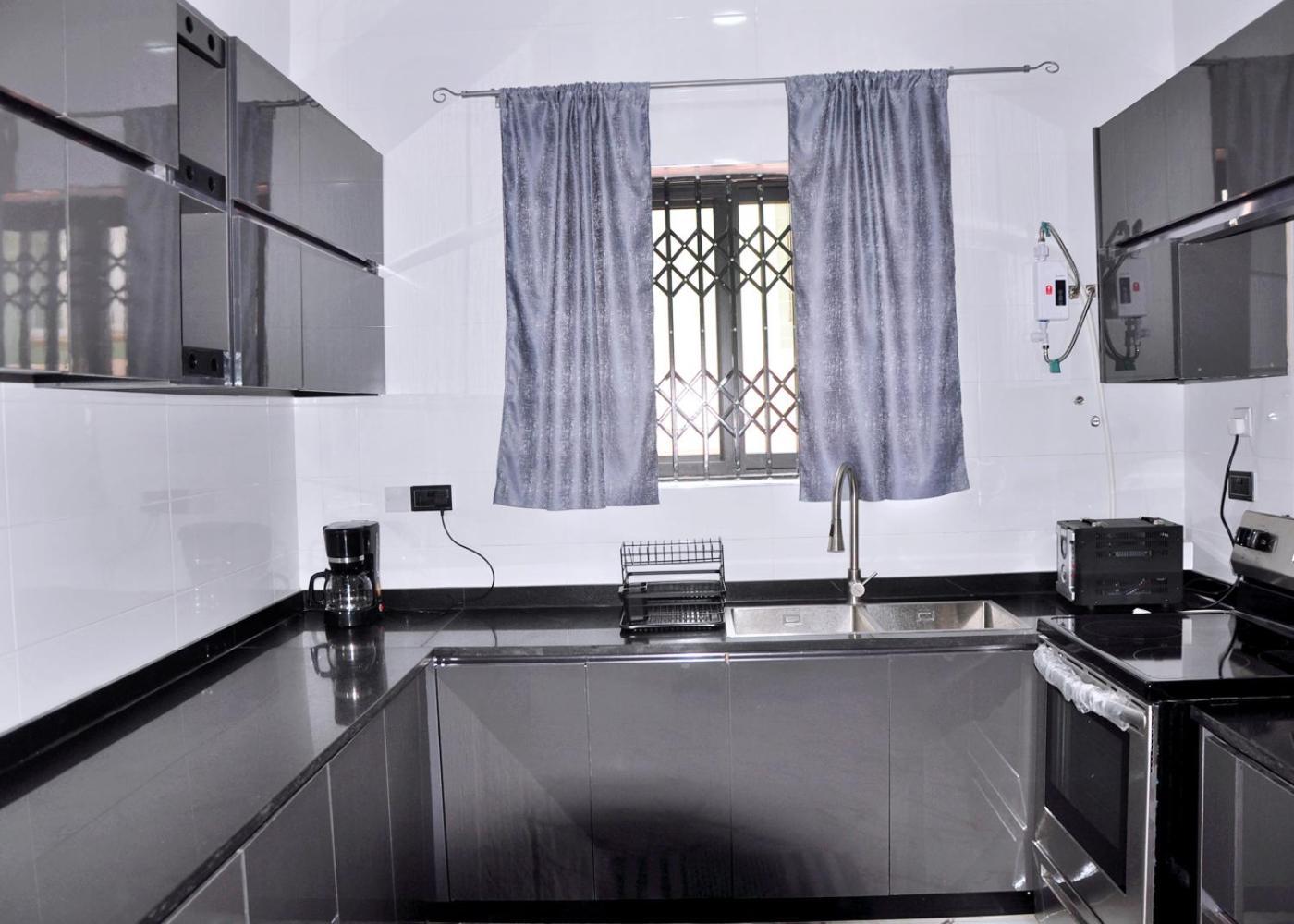 Queens Place Hotel Accra Eksteriør billede