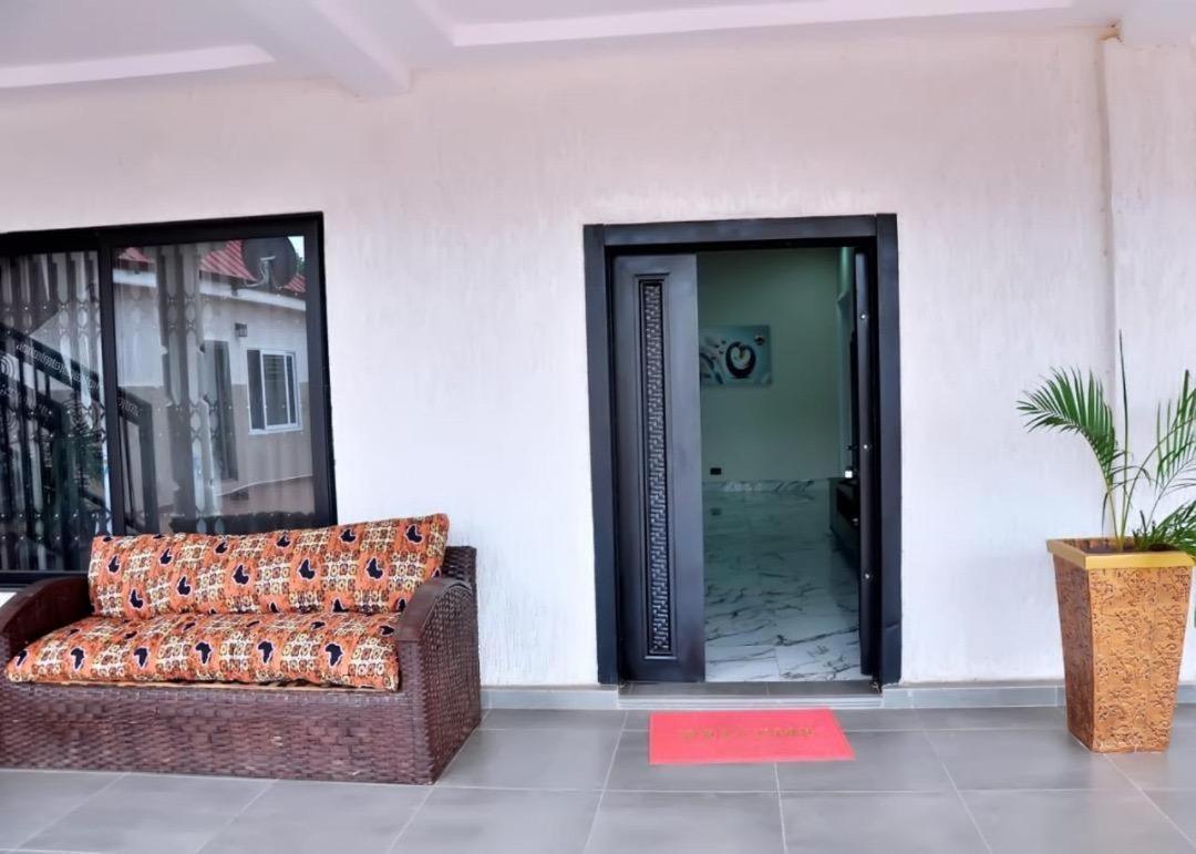 Queens Place Hotel Accra Eksteriør billede