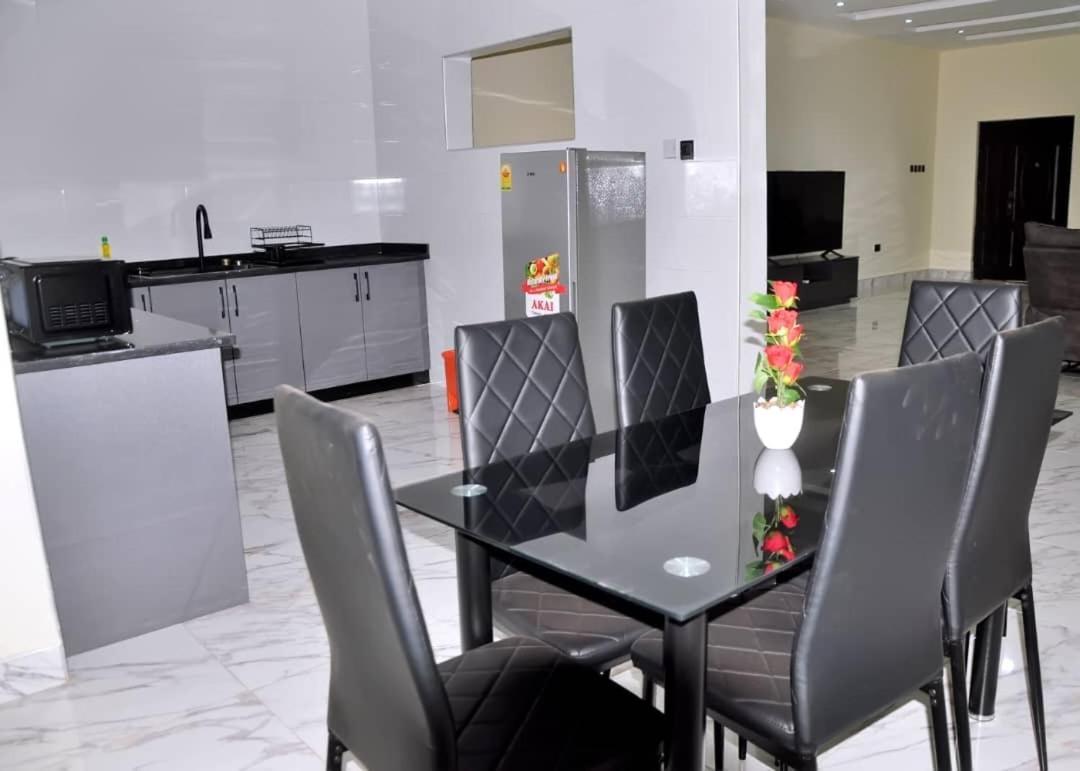 Queens Place Hotel Accra Eksteriør billede