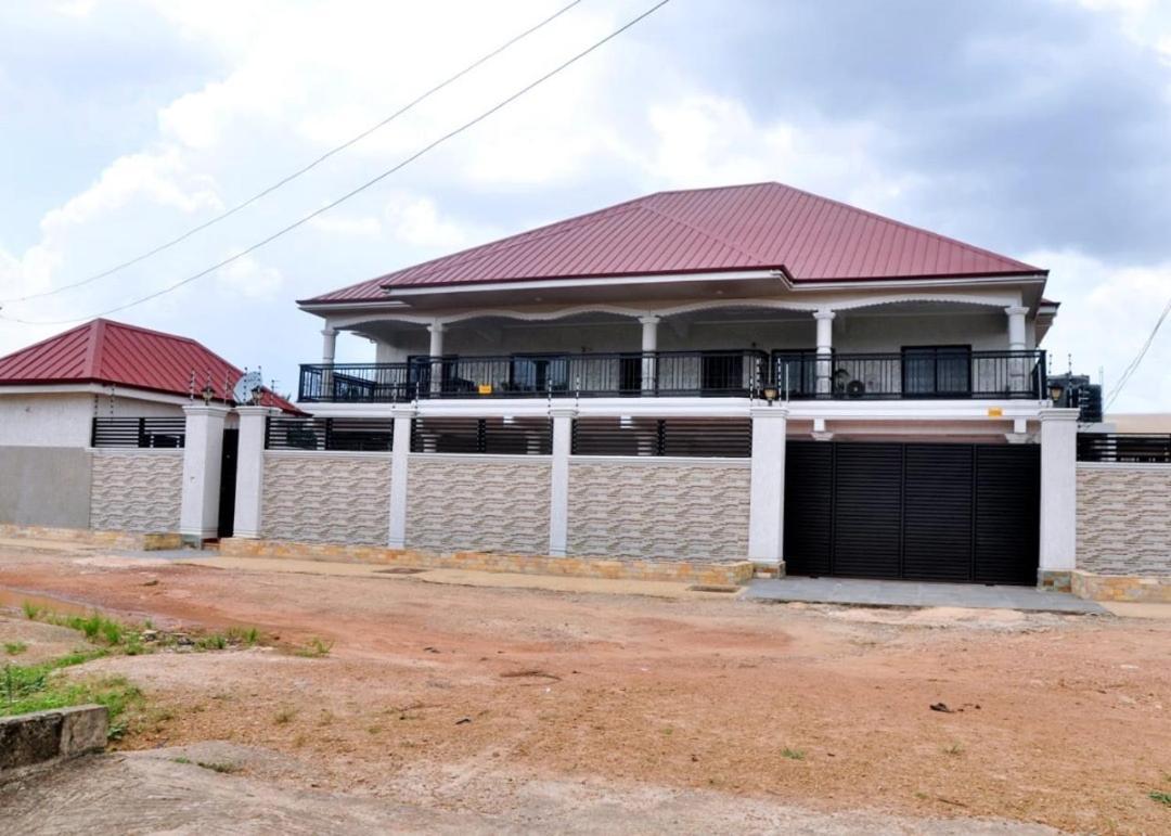 Queens Place Hotel Accra Eksteriør billede