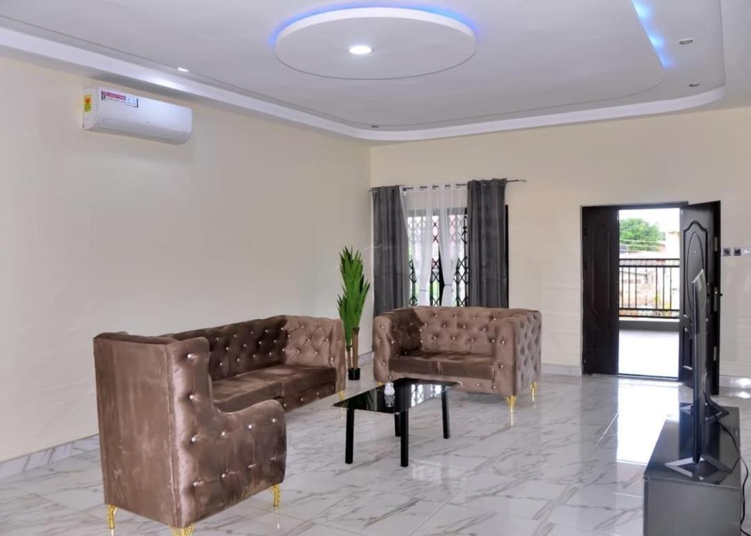 Queens Place Hotel Accra Eksteriør billede